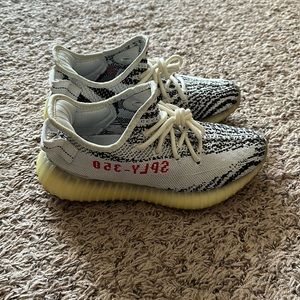 Yeezy 350 Zebra